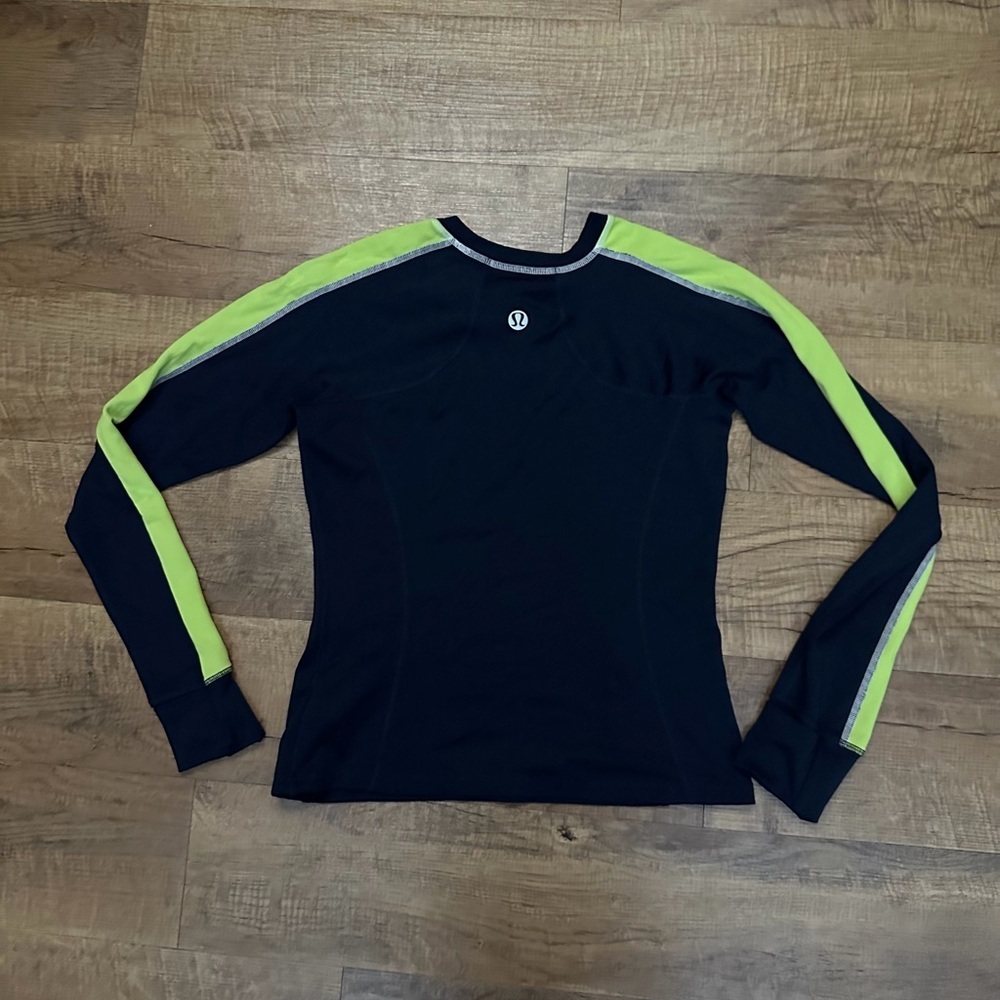 Lululemon tee - Picture 2 of 2